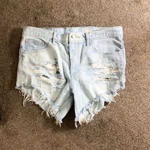 Gap 1969 cut off fringe shorts- L- distressed look